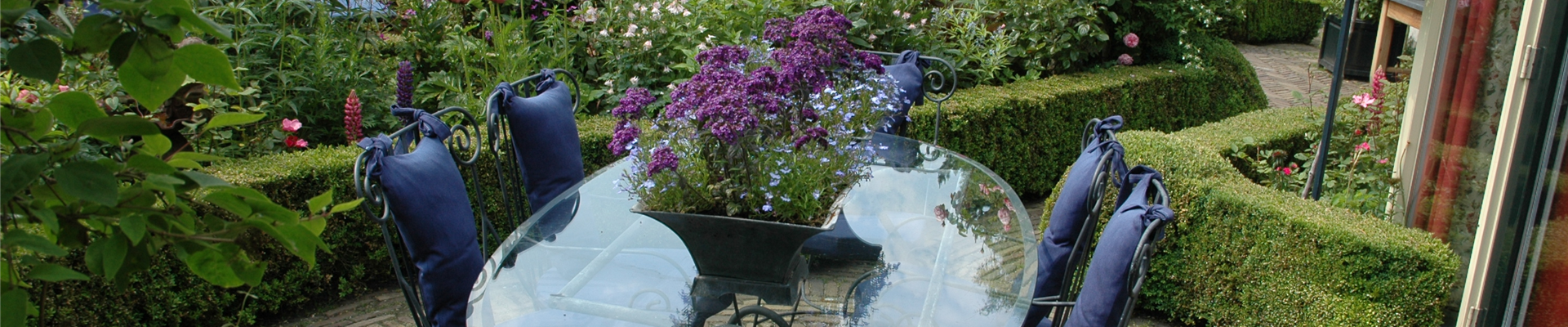 Terrasse mit Sitzgruppe