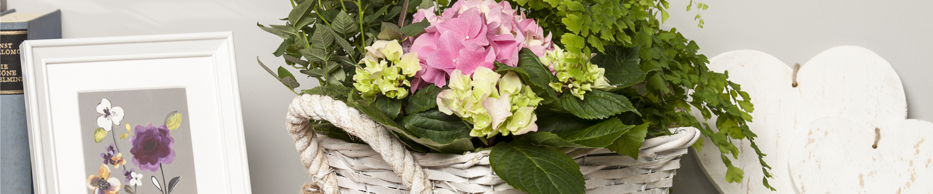 Deko mit Rosa, Hydrangea, Adiantum